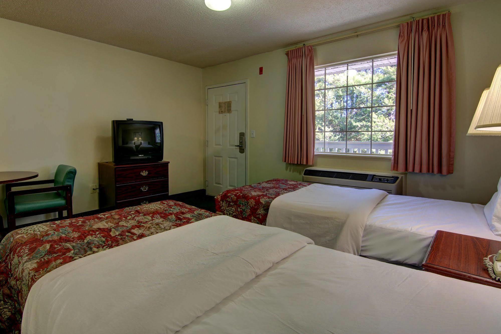 Intown Suites Extended Stay Raleigh Nc- Capital Blvd Eksteriør bilde