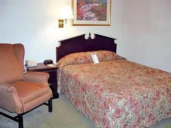 Intown Suites Extended Stay Raleigh Nc- Capital Blvd Eksteriør bilde